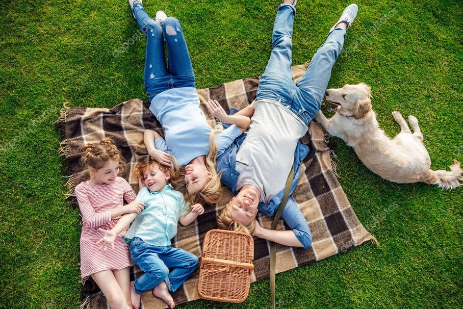 Menschen im Park am Wochenende